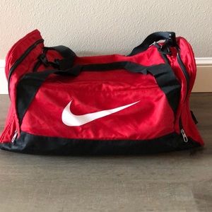 Nike Brasília Medium Duffel Bag